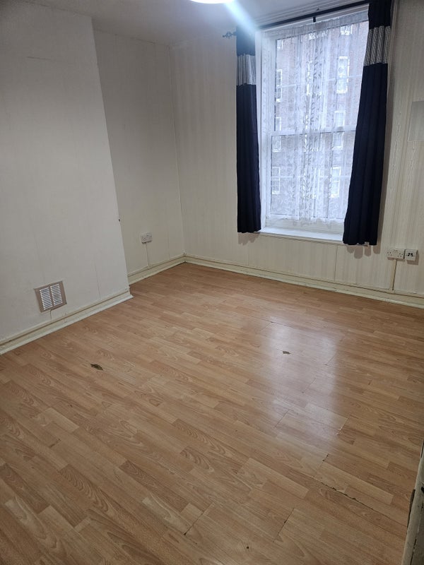 Flat Amhurst Road in Greater London