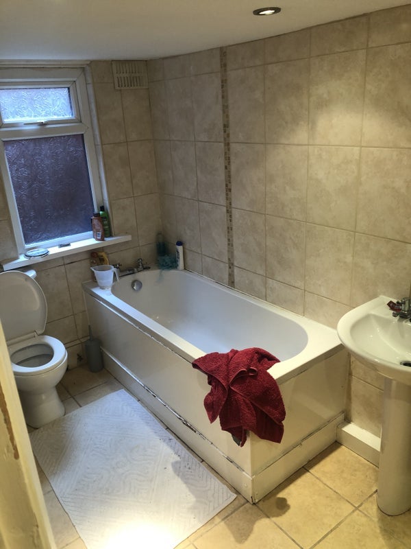 Room Longroyd Place in Leeds