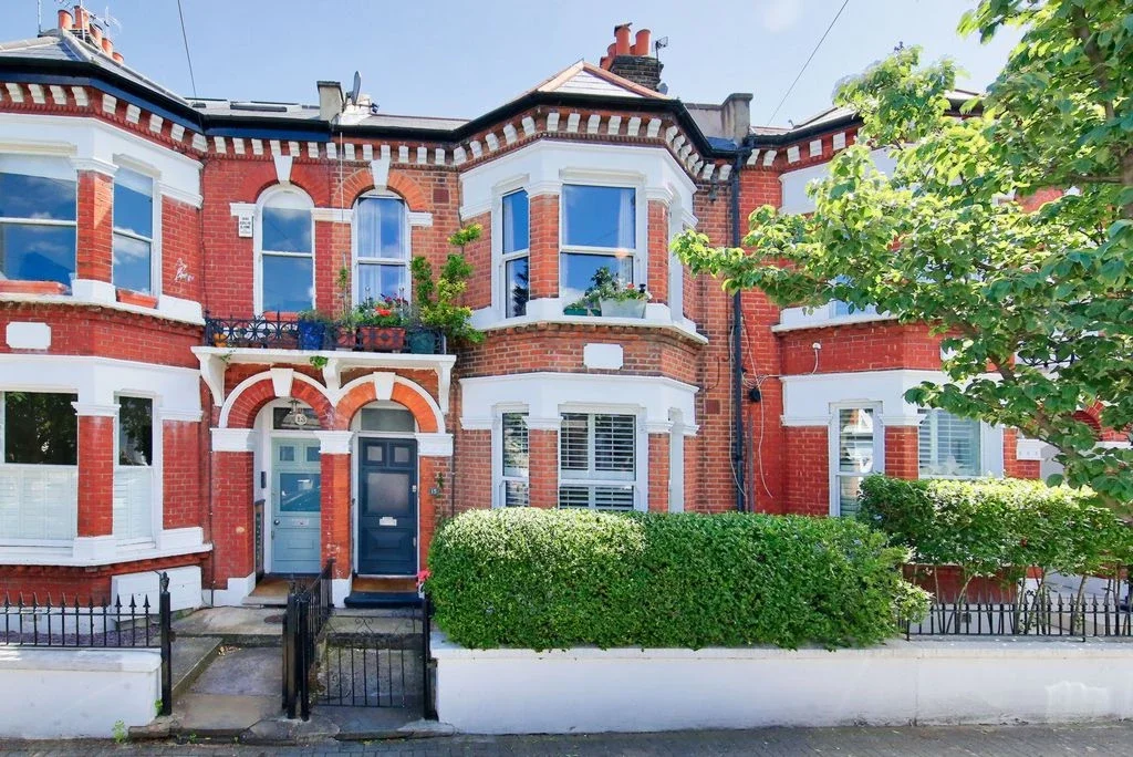 Flat Herndon Road in Greater London
