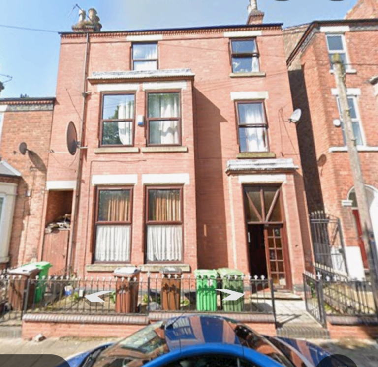 Flat Dale Terrace in Nottingham
