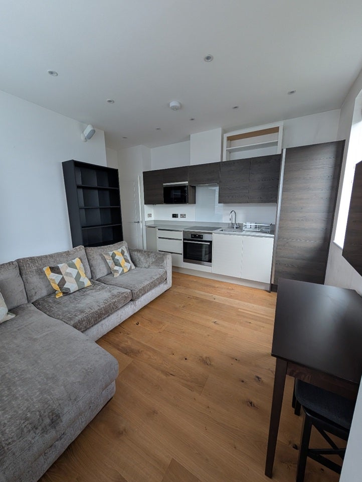 Flat Nobel Drive in Greater London