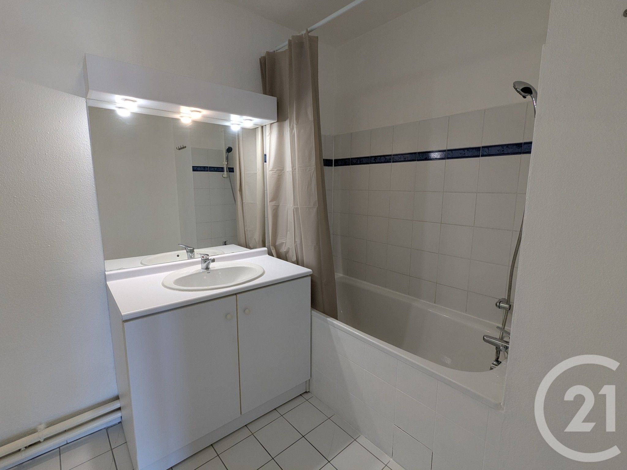 Flat Route de Blagnac in Toulouse