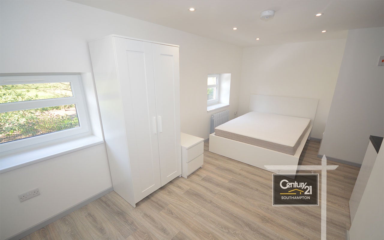 Flat Craven Walk in Southampton
