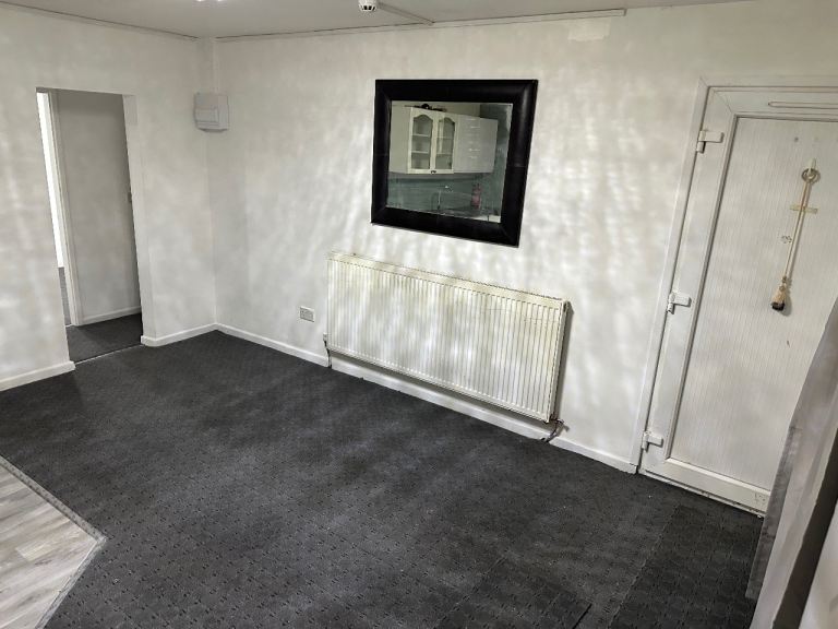 Flat Buckhurst Road in Manchester