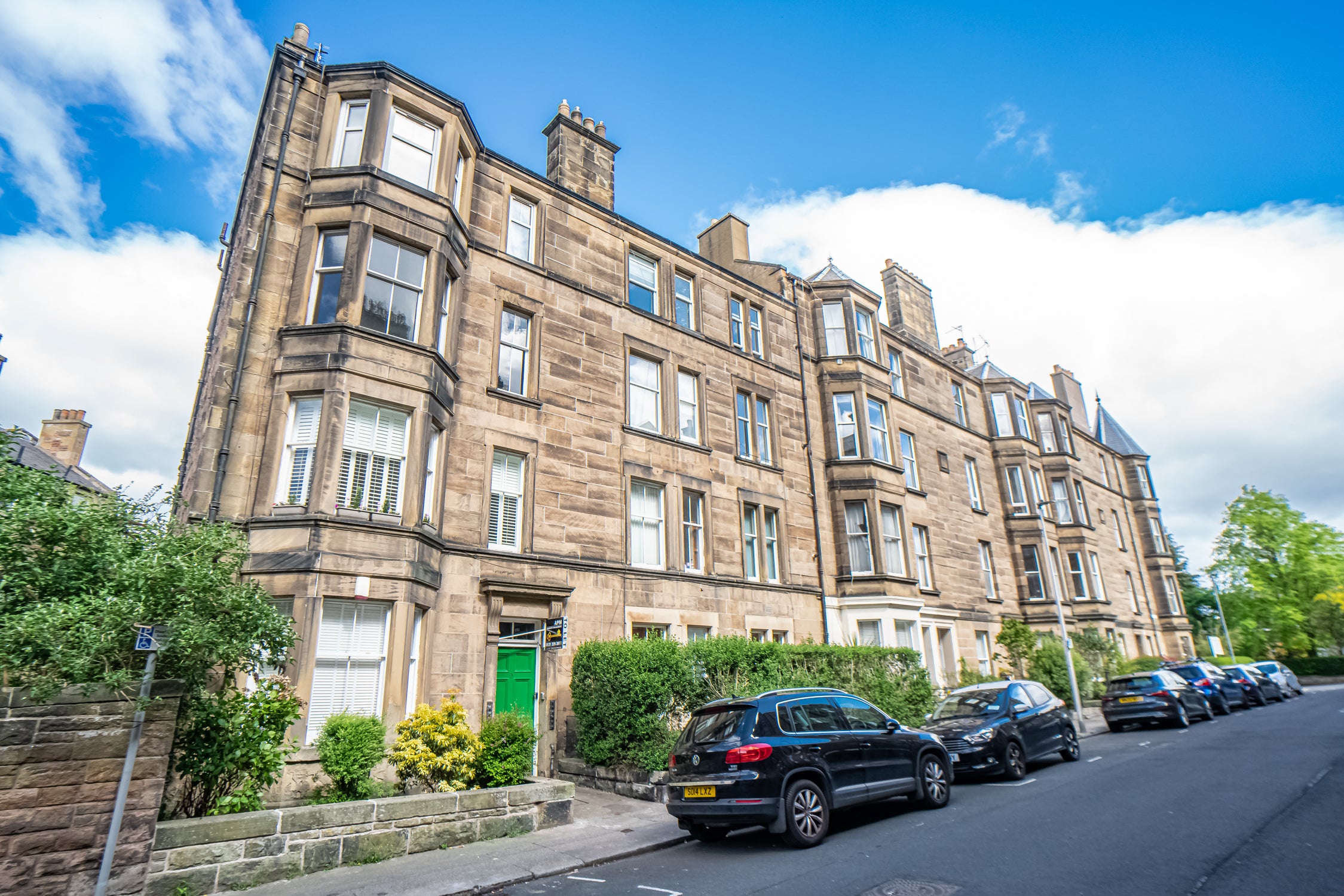 Flat Comiston Terrace in City of Edinburgh