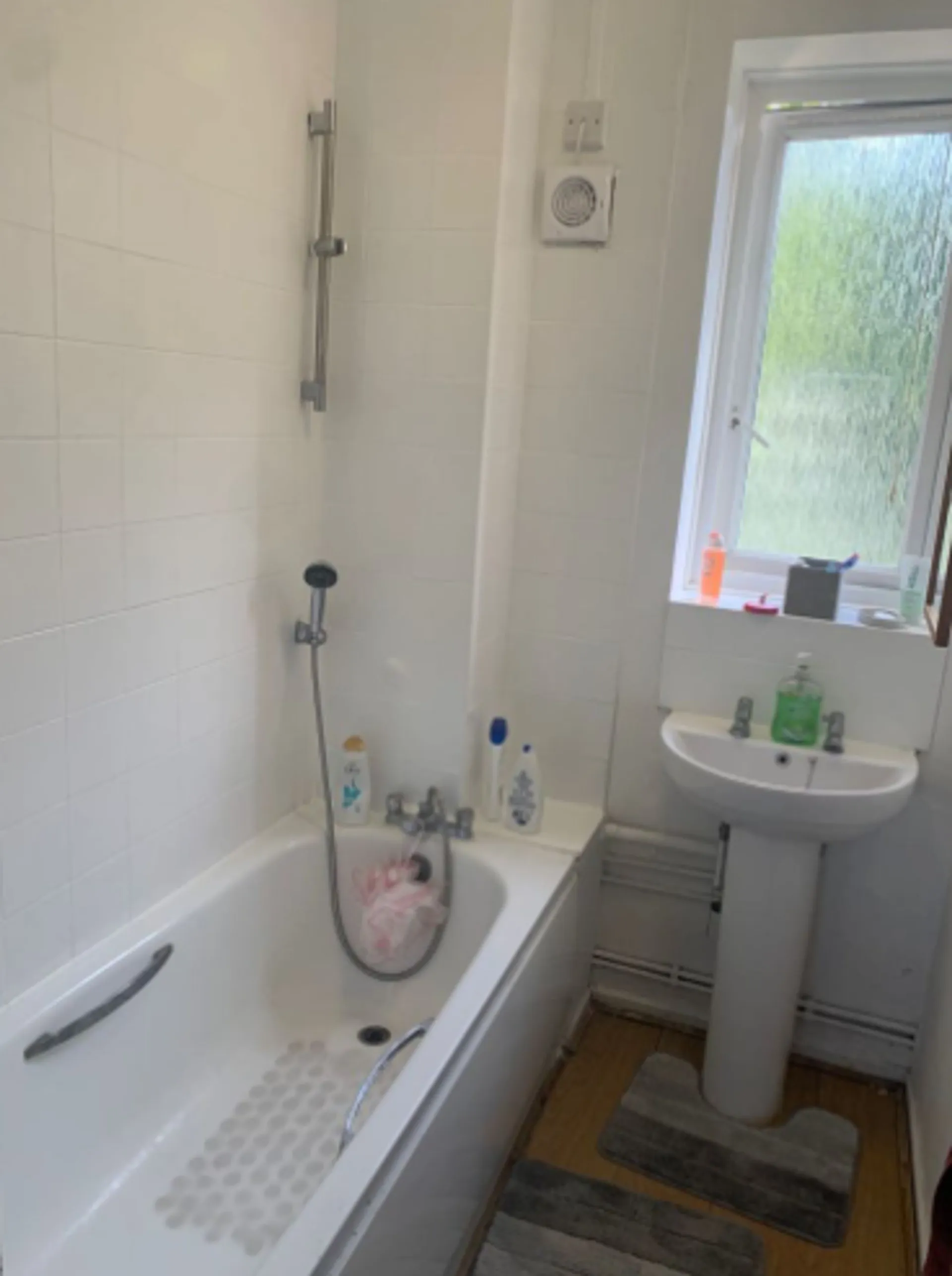 Flat Wickham Road in Greater London