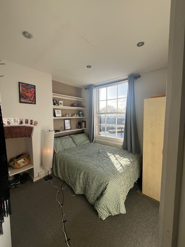 Room Delancey Street in Greater London
