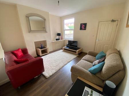 Room Westleigh Way in Wrexham