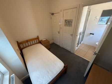 Room Westleigh Way in Wrexham