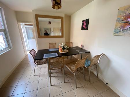 Room Westleigh Way in Wrexham