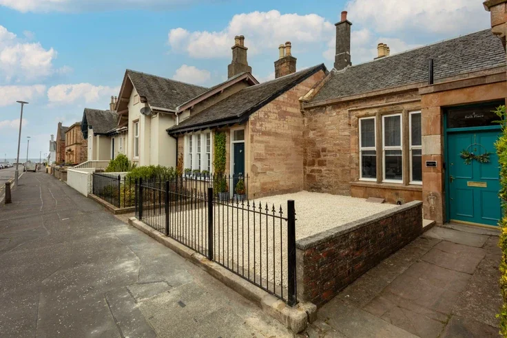 House Bath Place in Ayr