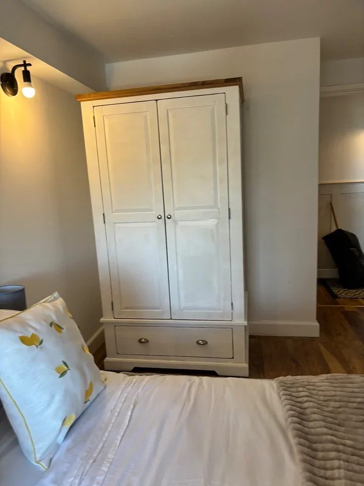 Room New Road in Rochester