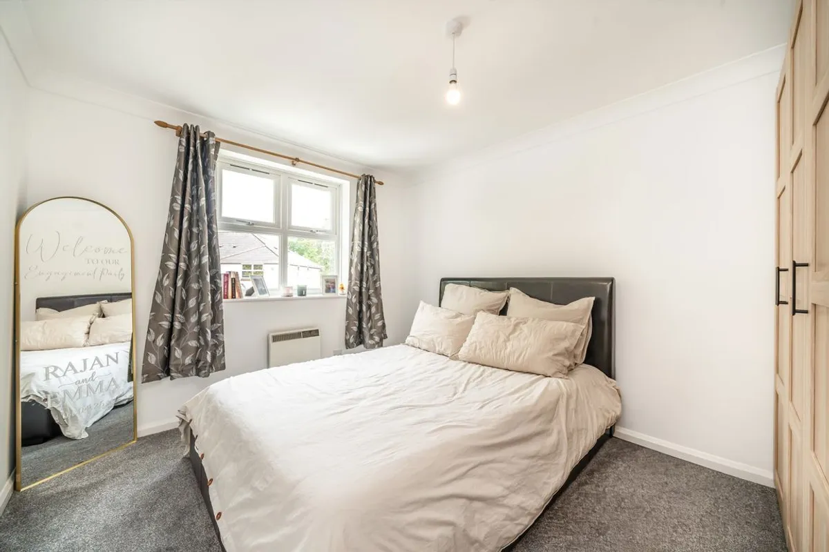 Flat Fairfax Road in Greater London