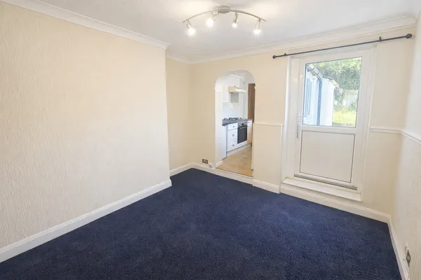 Flat Gladstone Road in Maidstone