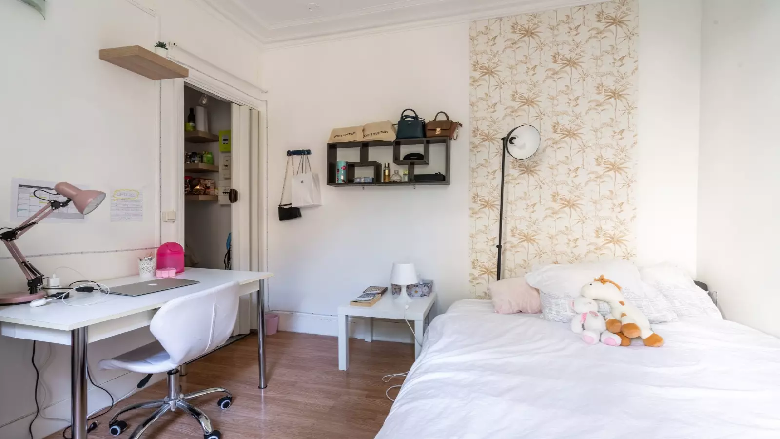 Flat Rue Victor Massé in Paris
