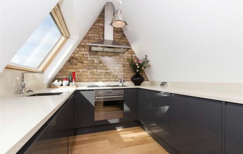 Room Rowhill Road in Greater London