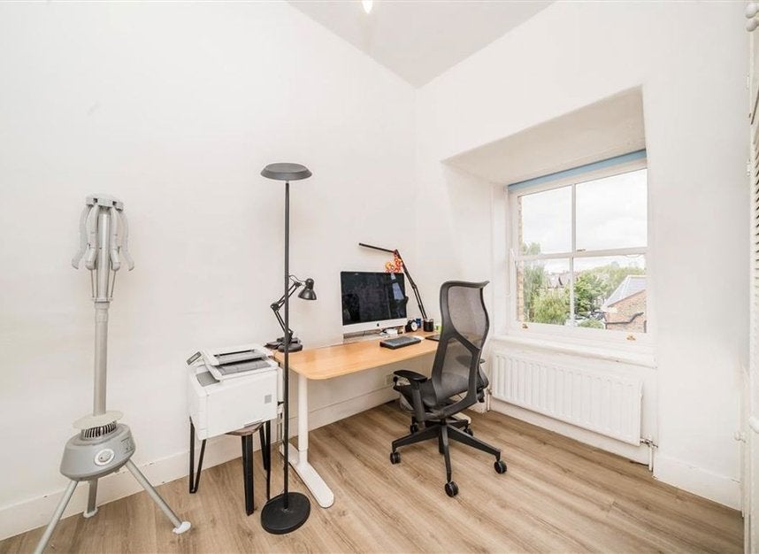 Flat Priory Road in Greater London