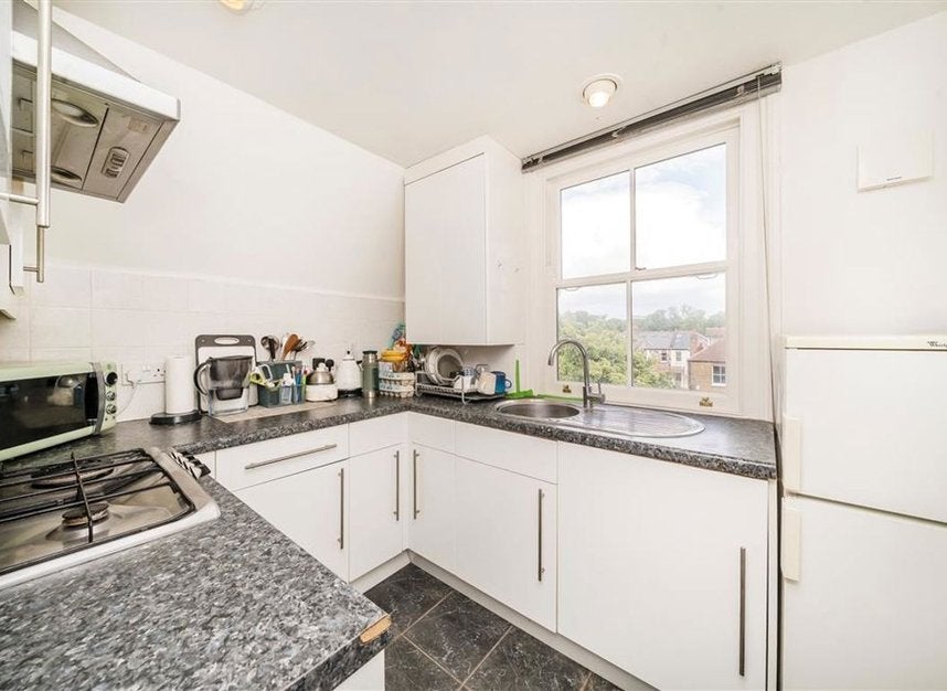Flat Priory Road in Greater London