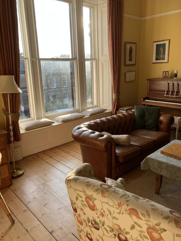 Room Inverleith Row in City of Edinburgh