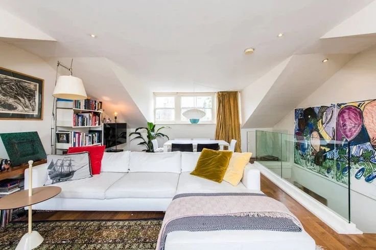 Flat Portobello Road in Greater London