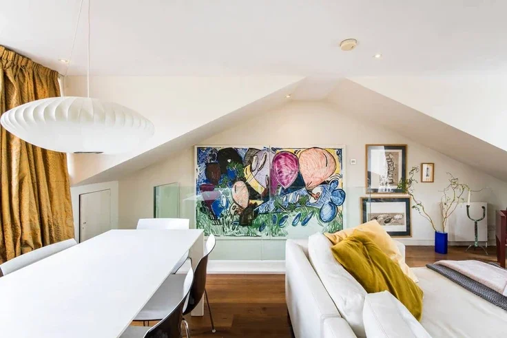 Flat Portobello Road in Greater London