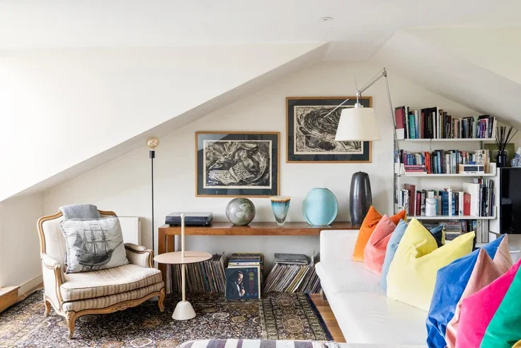 Flat Portobello Road in Greater London