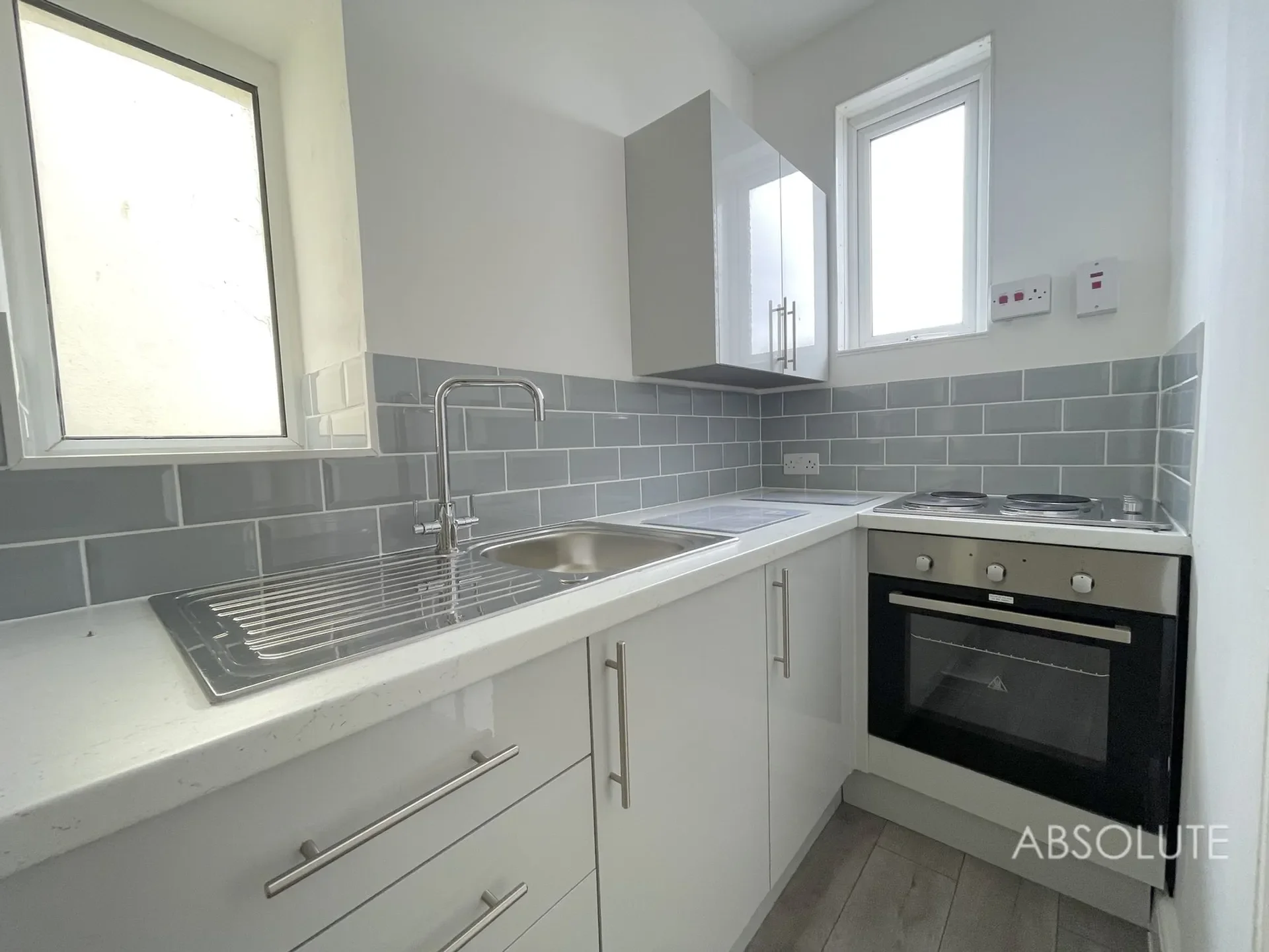 Flat Reddenhill Road in Torquay
