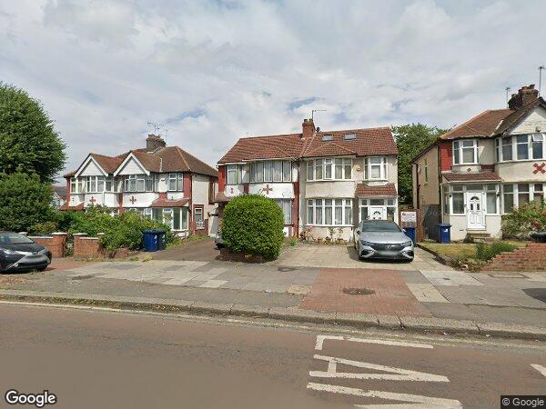 Flat Cleveley Crescent in Greater London