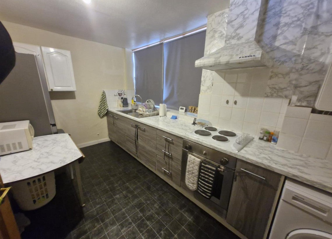 Flat Darnford Close in Coventry