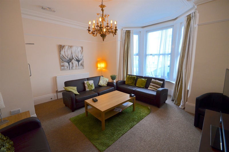 Room Queens Road in Nottingham