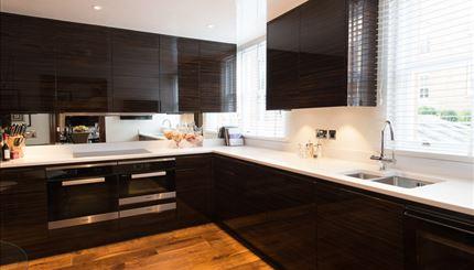 Flat Grosvenor Hill in City of Westminster