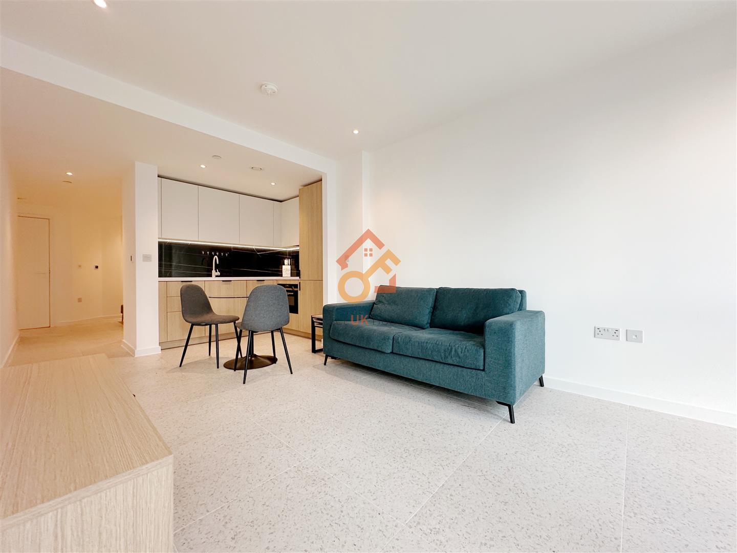 Flat Cendal Crescent in Greater London