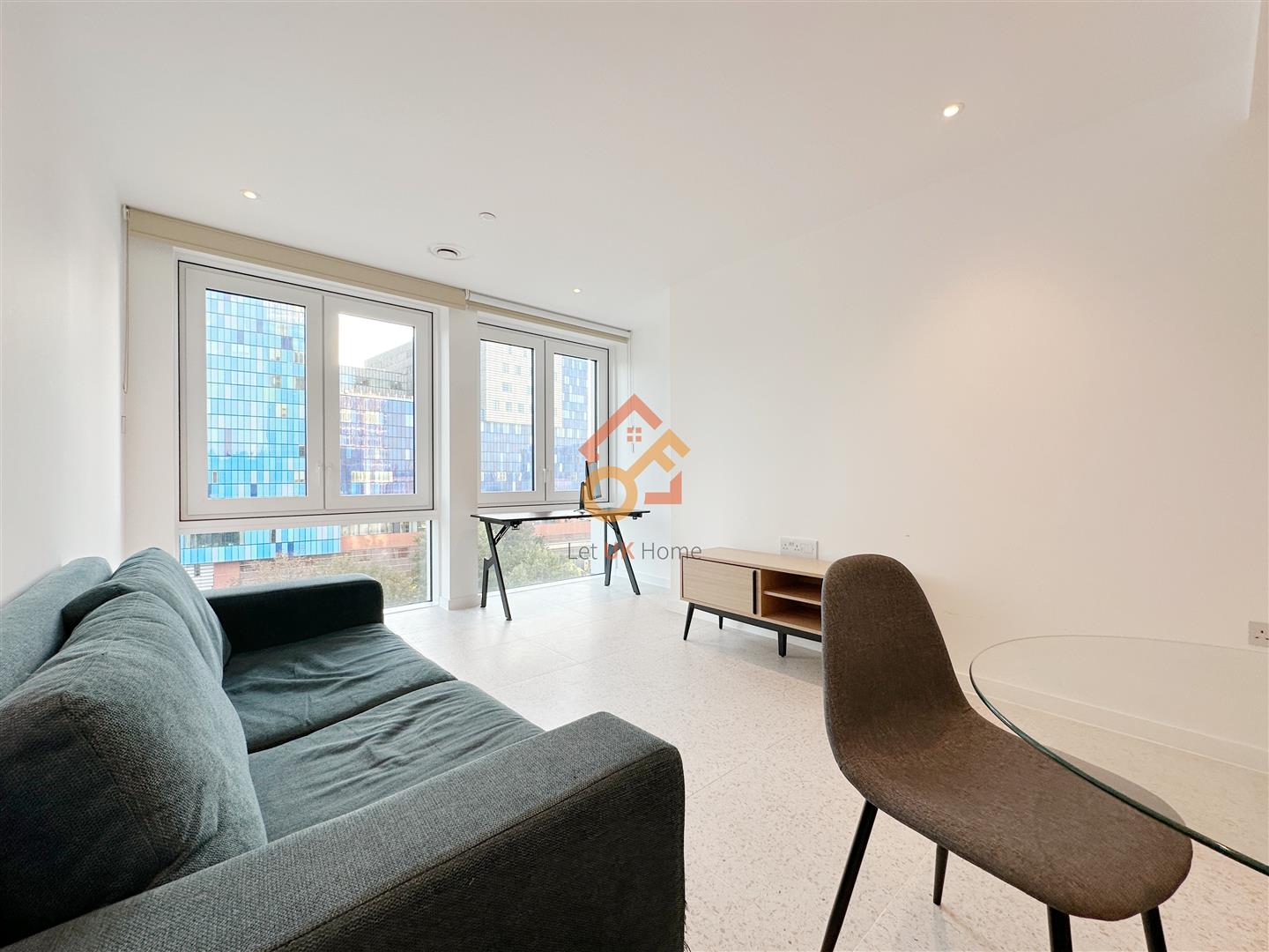 Flat Cendal Crescent in Greater London