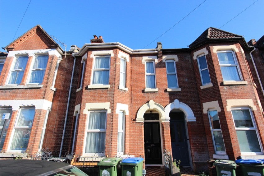 Flat Shakespeare Avenue in Southampton