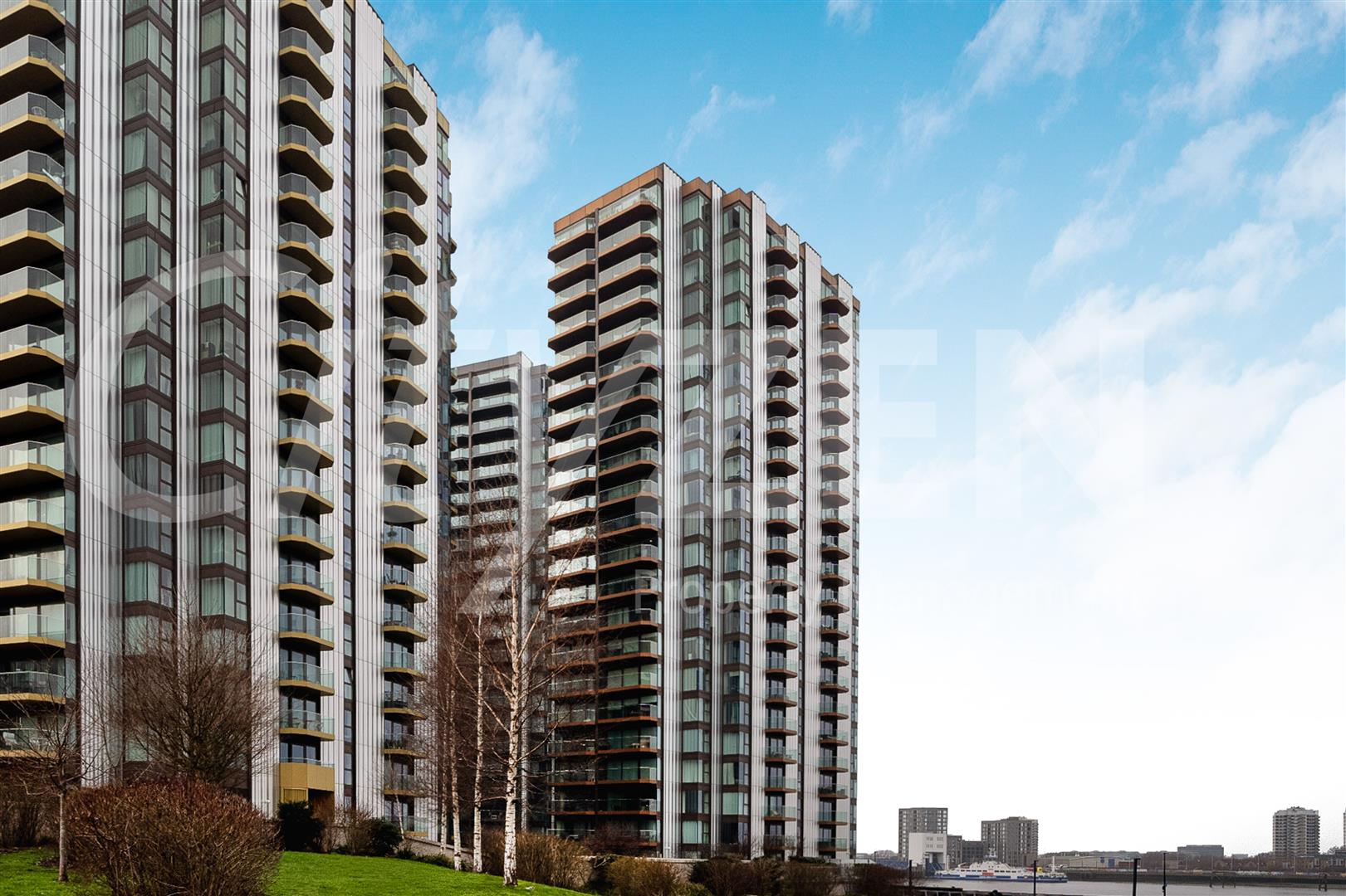 Flat Woolwich High Street in Greater London