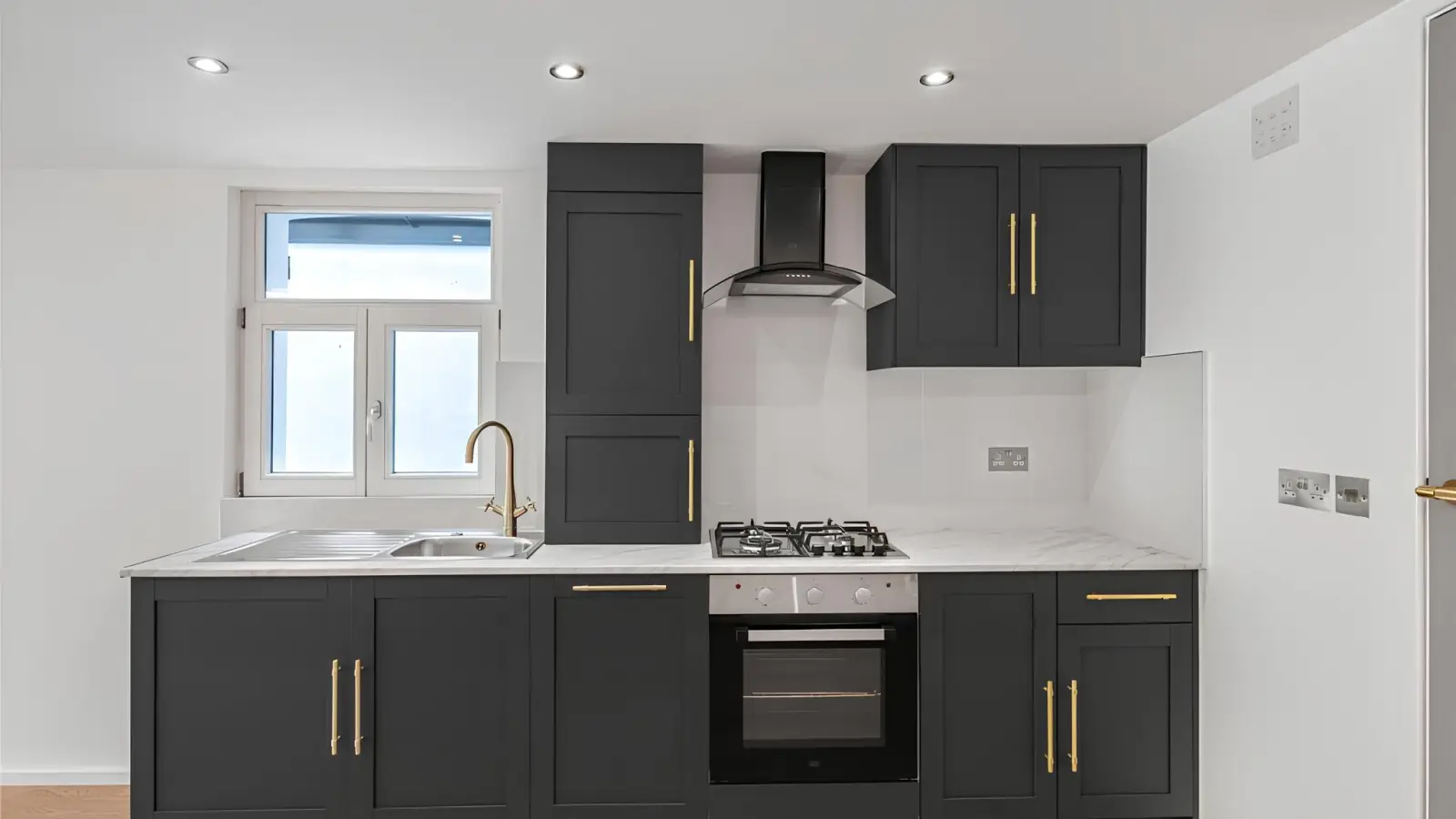 Flat Eardley Road in Greater London