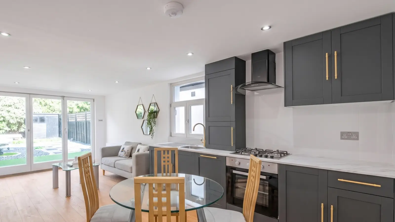 Flat Vauxhall Street in Greater London