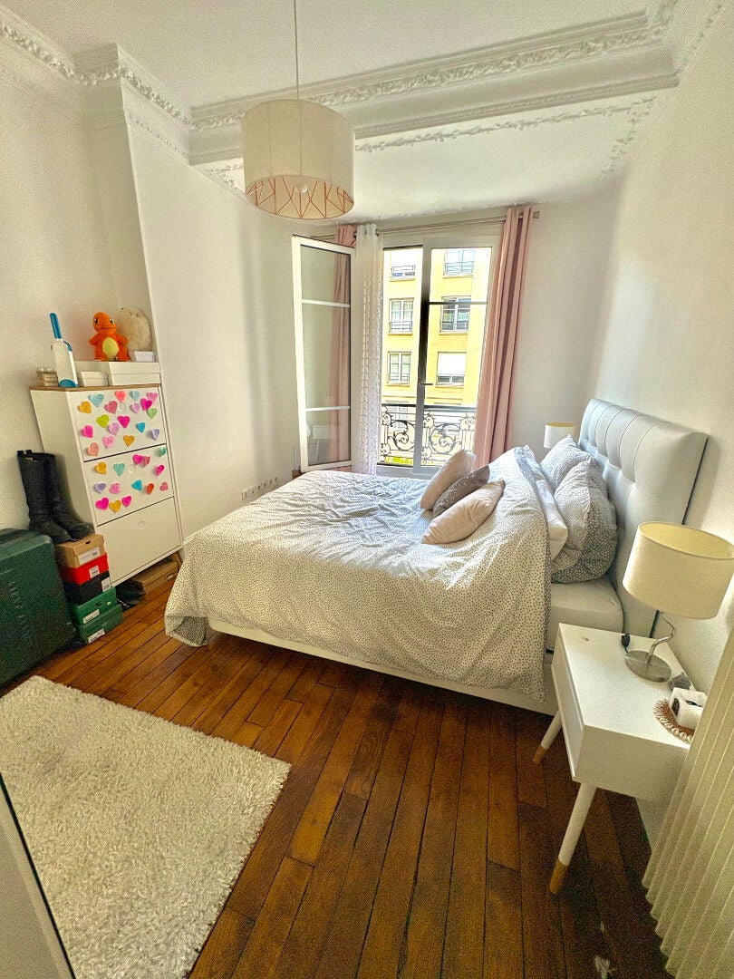 Flat Rue Armand Silvestre in Courbevoie