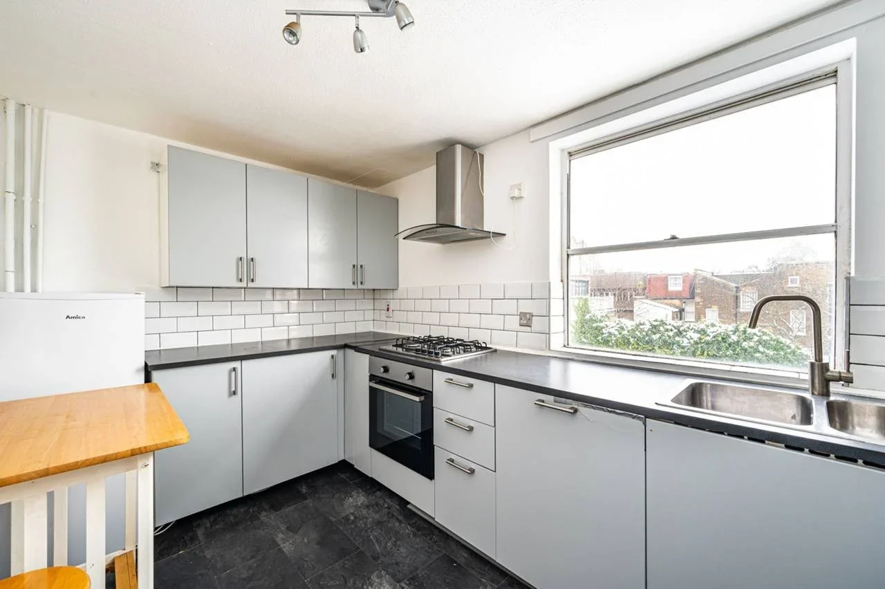 Flat Parkhurst Road in Greater London