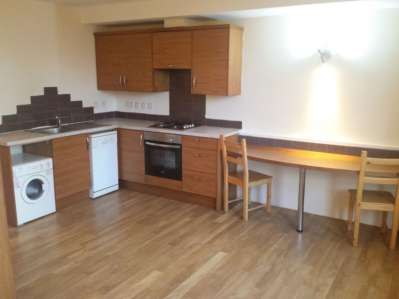 Flat Mitcham Road in Greater London