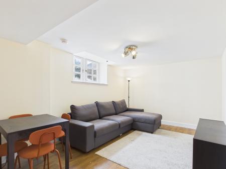 Flat East Cromwell Street in City of Edinburgh