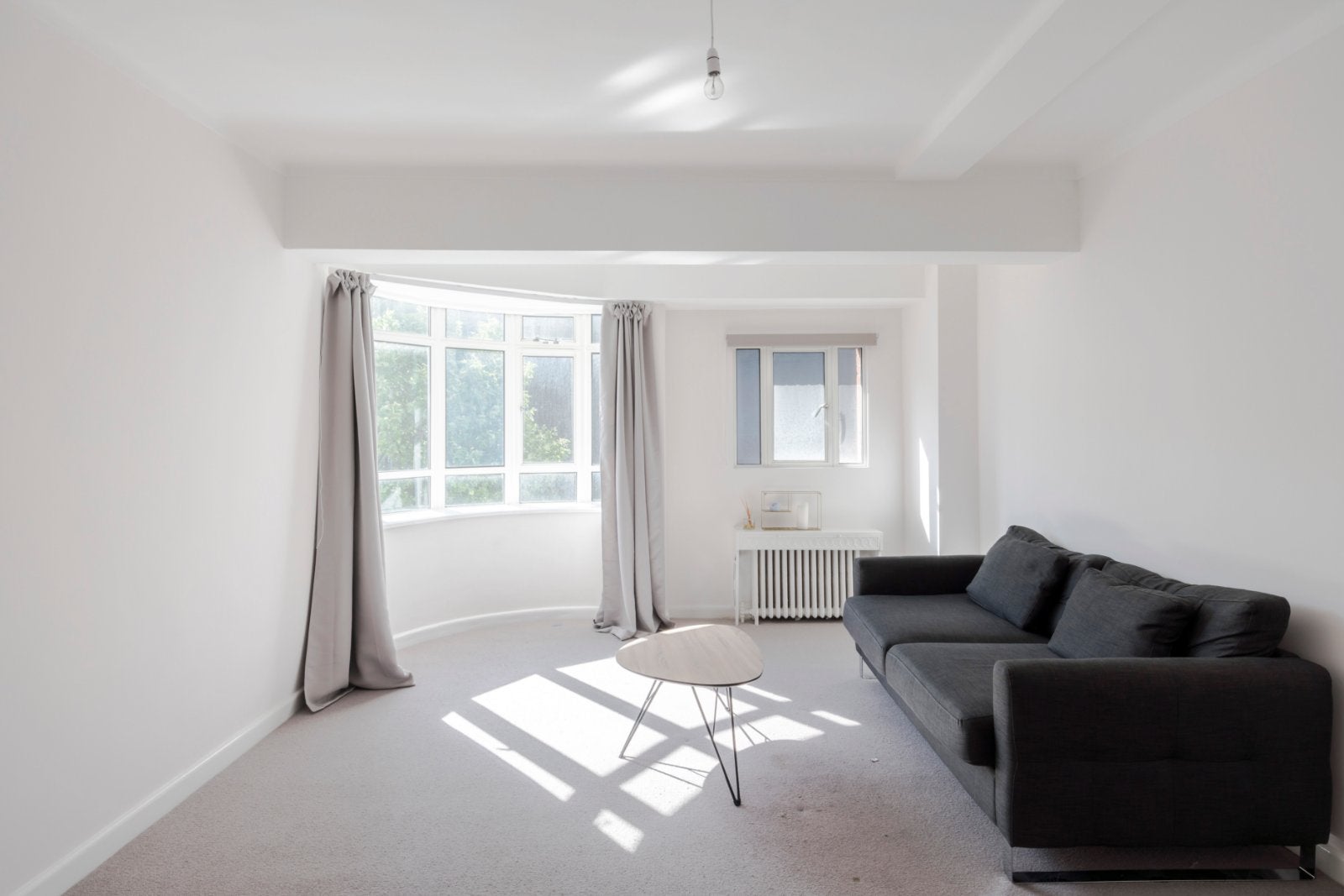 Flat Queen's Yard in Greater London