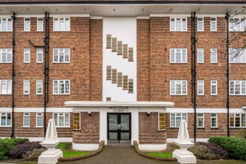 Flat Montpelier Road in Greater London