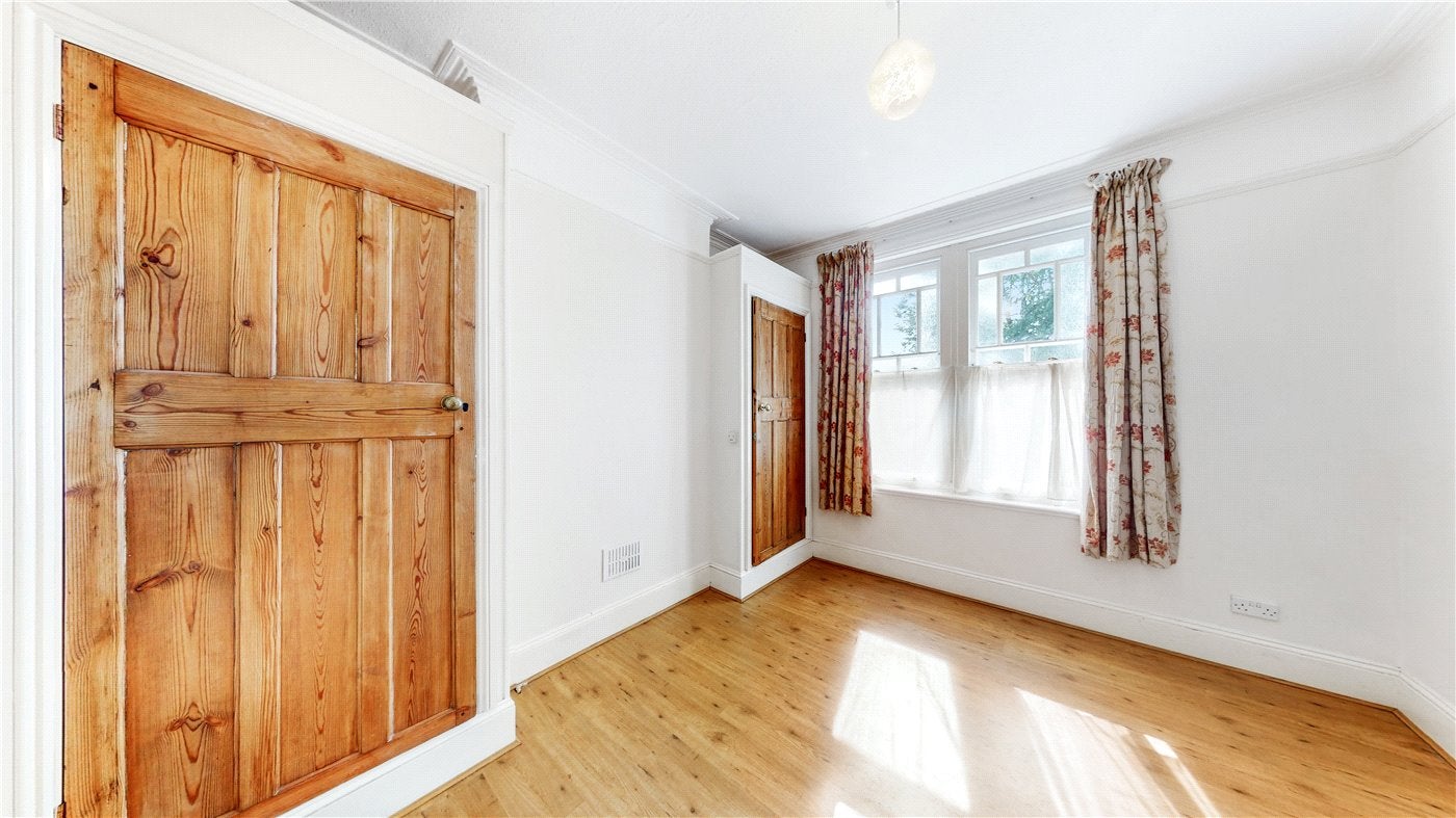Flat Uxbridge Road in Greater London