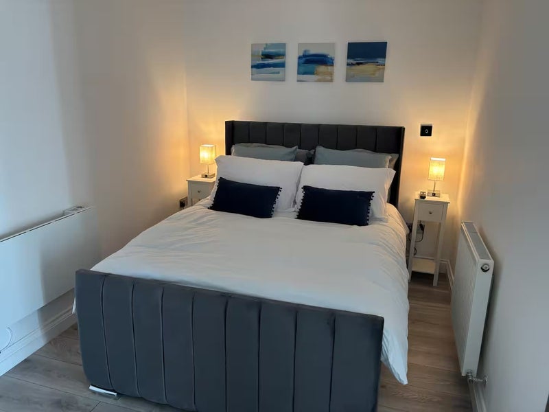 Room Courtenay Road in Poole