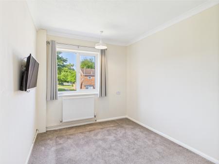 Flat Pershore Road in Basingstoke and Deane
