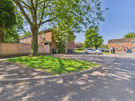 Flat Pershore Road in Basingstoke and Deane