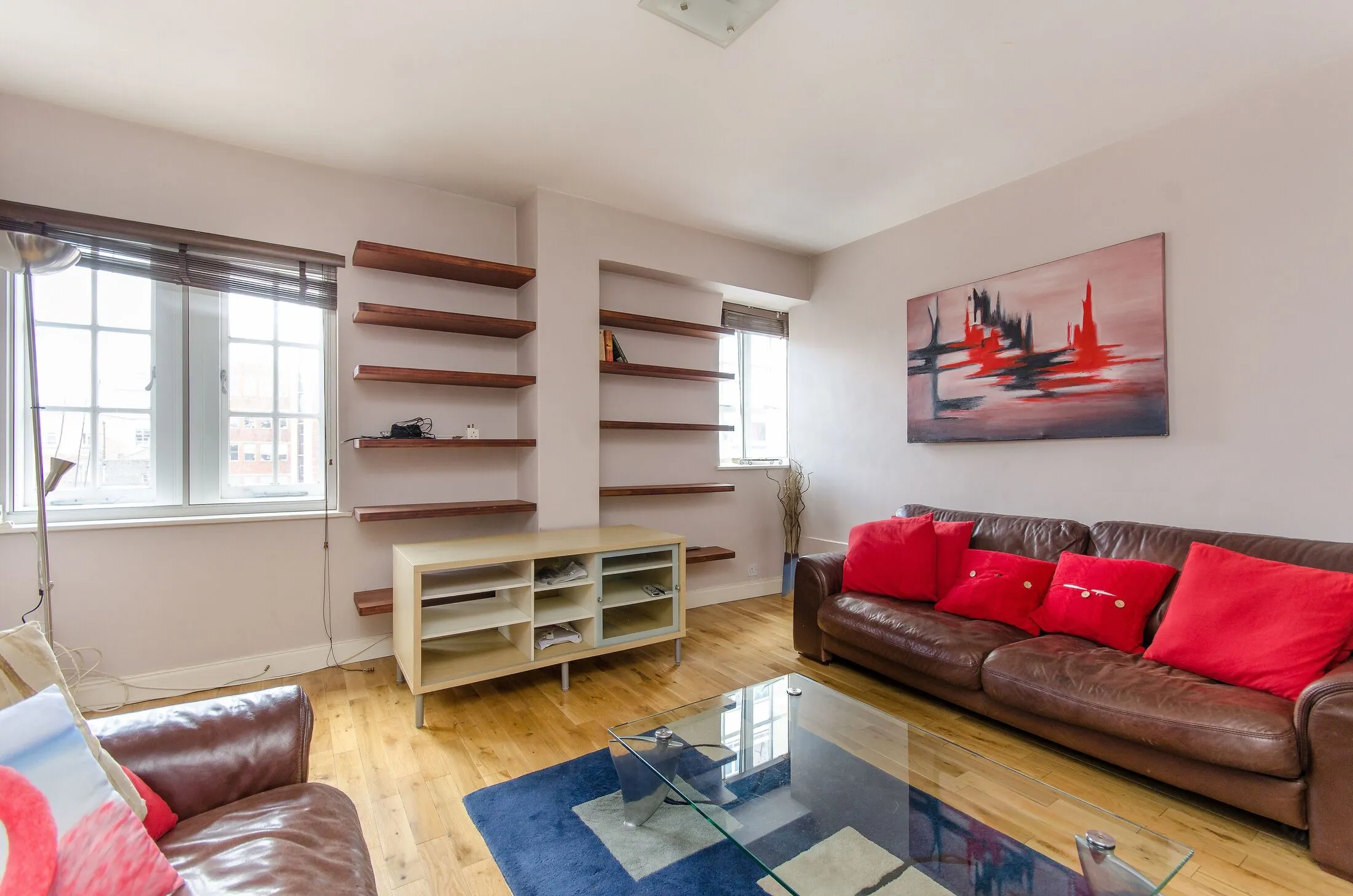 Flat Baldwins Gardens in Greater London