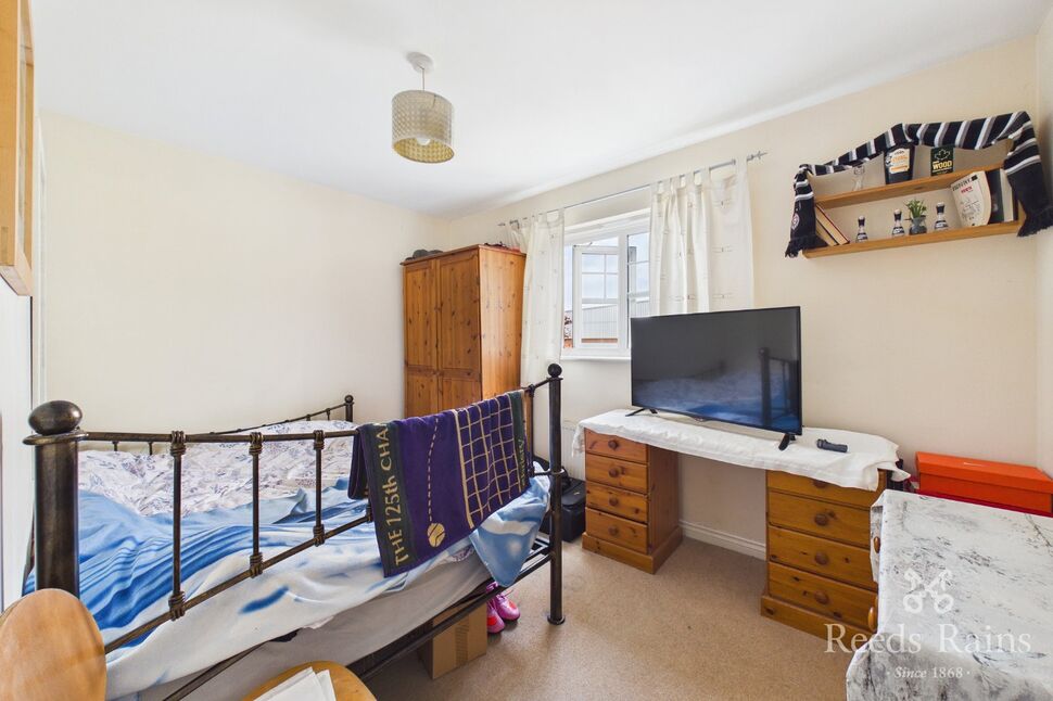 Flat Montague Road in Trafford