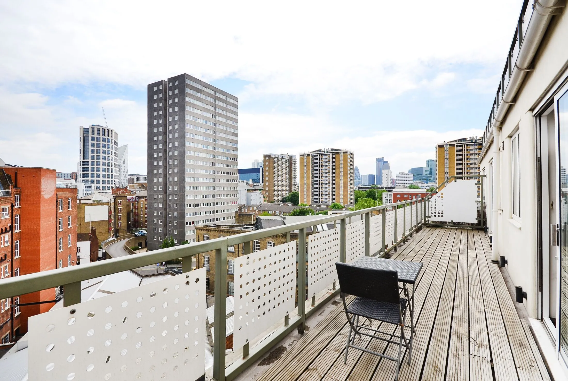 Flat Dingley Road in Greater London